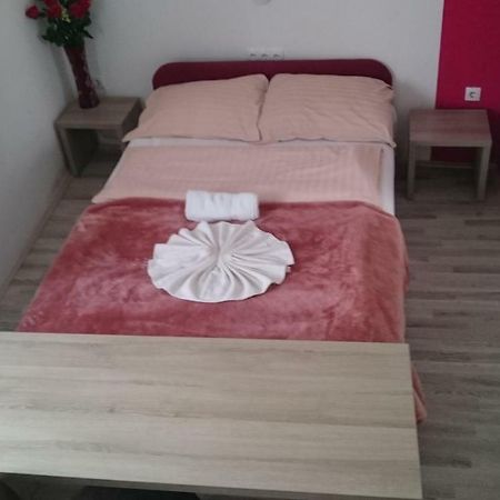 Guest House Villa Herbarium Славонски-Брод Экстерьер фото