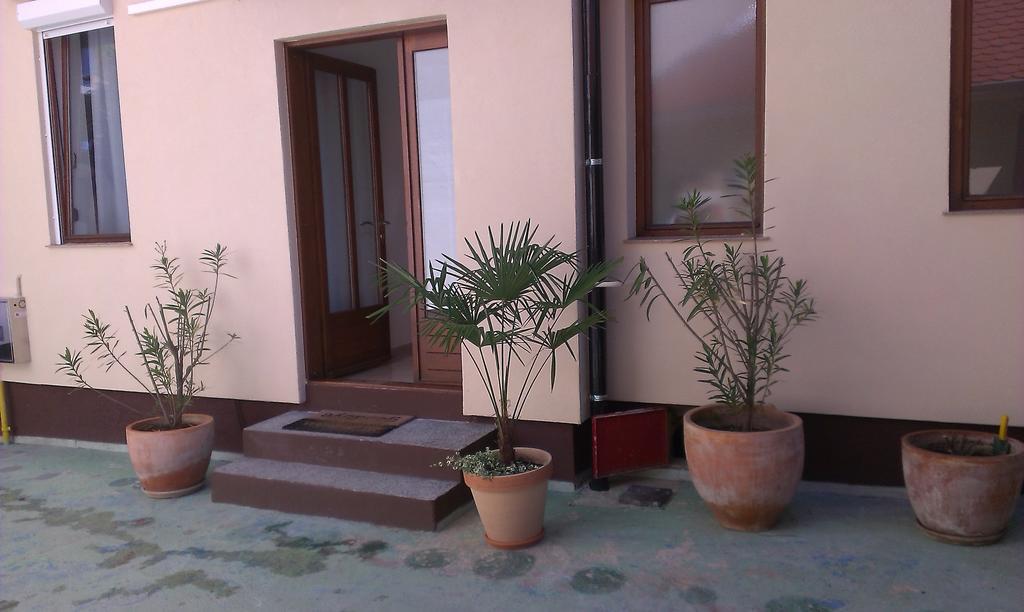 Guest House Villa Herbarium Славонски-Брод Экстерьер фото