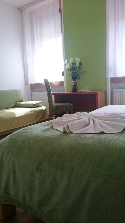 Guest House Villa Herbarium Славонски-Брод Экстерьер фото